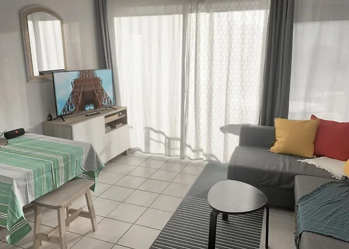 Studio Au Calme Avec Piscine, Face Golf, Parking Gratuit, Tout A Pied A 10Mn Centre Ville