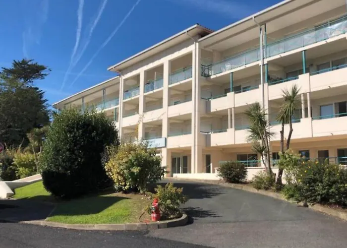 Studio Au Calme Avec Piscine, Face Golf, Parking Gratuit, Tout A Pied A 10Mn Centre Ville