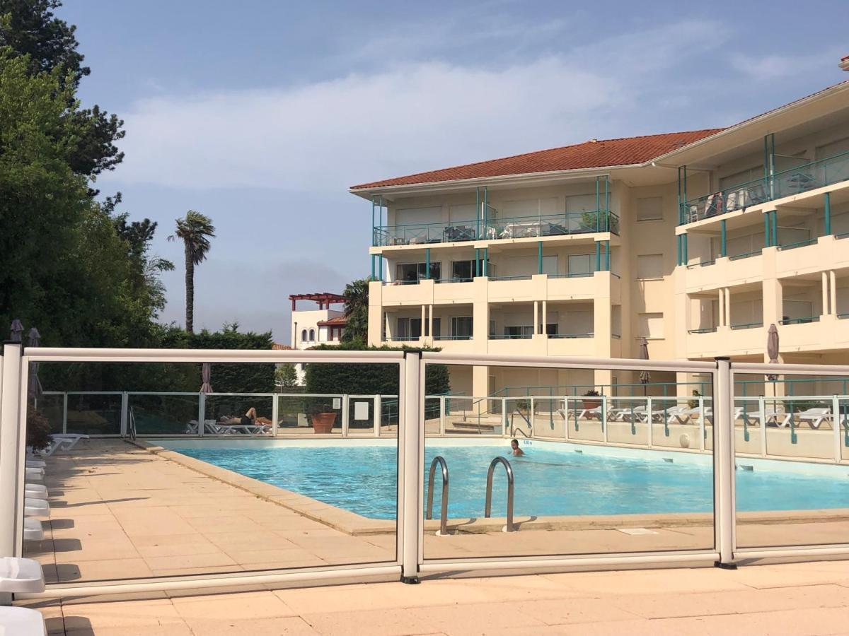Apartment Au Calme Avec Piscine, Face Golf, Parking Gratuit, A Pied A 10mn Centre *